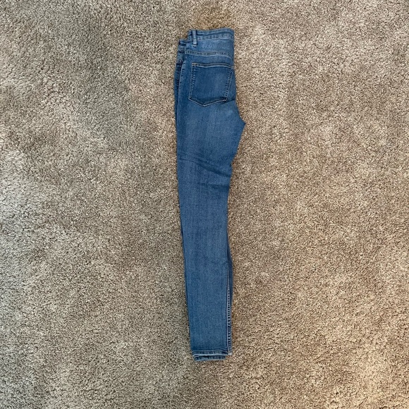 Divided H&M Skinny Jeans with Holes. US Size 4. - Picture 4 of 4